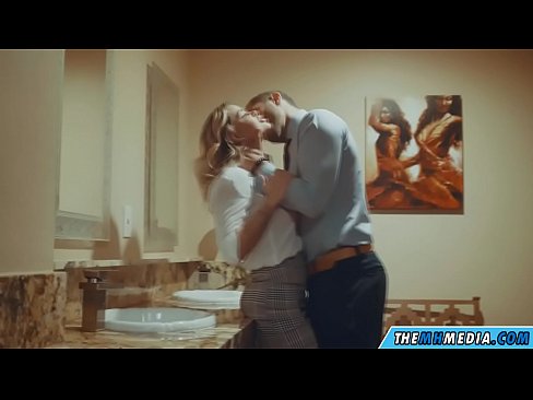 ❤️ Nalika pirang semok seduces sampeyan ing toilet umum ❤ Porno vk ing kita  ️❤